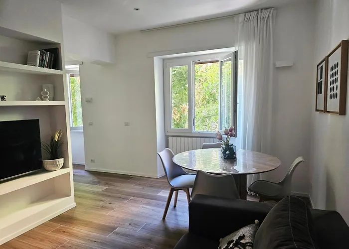 Piramide Elegance Apartment *